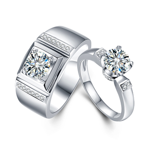 Anello di Fidanzamento Personalizzato in Oro Bianco 18k Au750 con Moissanite da 1ct, <span class=keywords><strong>Set</strong></span> di <span class=keywords><strong>Anelli</strong></span> per Coppia <span class=keywords><strong>Uomo</strong></span> e Donna - Product Image 3