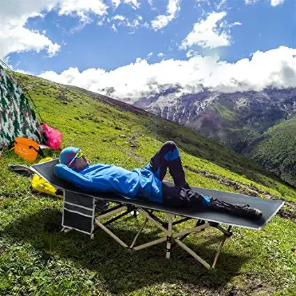 야외 가구 및 네 접이식 금속 접이식 침대 성인 침대 두 접이식 캠핑 침대 및 의자
