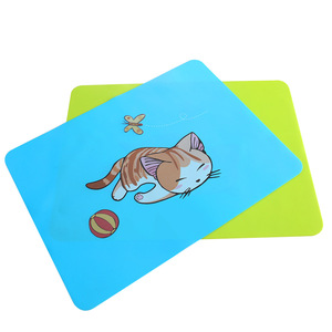 Ensemble <span class=keywords><strong>de</strong></span> tapis <span class=keywords><strong>de</strong></span> <span class=keywords><strong>table</strong></span> en <span class=keywords><strong>silicone</strong></span> minces et portables imperméables pour restaurants - Product Image 1