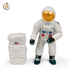 جمع البيض نموذج لغز مستكشف دمى الفضاء رائد الفضاء الصغير لعبة الشكل للأطفال
