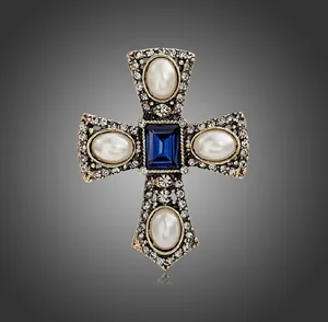 Europese Stijl Golden Lichtmetalen Pearl Rhinestone Blue Crystal Cross Pin Broche