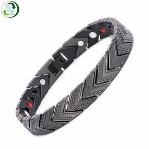 Новейший позолоченный браслет из нержавеющей стали для измерения артериального давления 4 в 1, магнитный браслет с био-энергией - Product Image 1