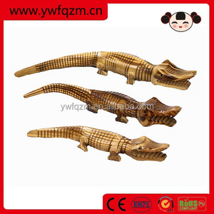 Venta al por mayor diferentes modelos artesanía escultura de animales de madera artesanía animales de madera
