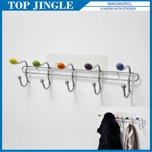 Ensemble de 5 cintres adhésifs colorés utilitaires avec autocollant amovible - Product Image 1