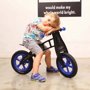 Vélo d'équilibre pour enfants Early Rider chinois / Vélo d'équilibre avec pneus en caoutchouc / Vélos d'équilibre en vente chaude pour enfants de <span class=keywords><strong>3</strong></span> à 6 ans - Product Image 6