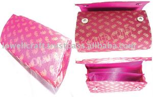 Sac à main en tissu brocart Lowellcraft, en soie, de style délicat, provenant de Delhi - Product Image 3