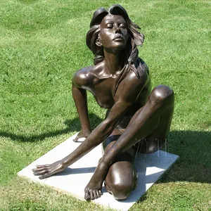 Thema park art messing metalen naakt dansen dame sculptuur brons zitten sexy vrouw standbeeld