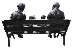 Escultura de Bronce de Tamaño Real de Abuelos Leyendo para sus <span class=keywords><strong>Nietos</strong></span> en un Banco - Product Image 2