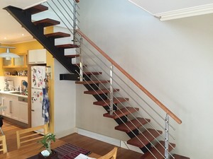 Escalera Interior de Madera con Estructura de Hierro Forjado, Peldaños de Madera Maciza, Escalera Recta - Product Image 6