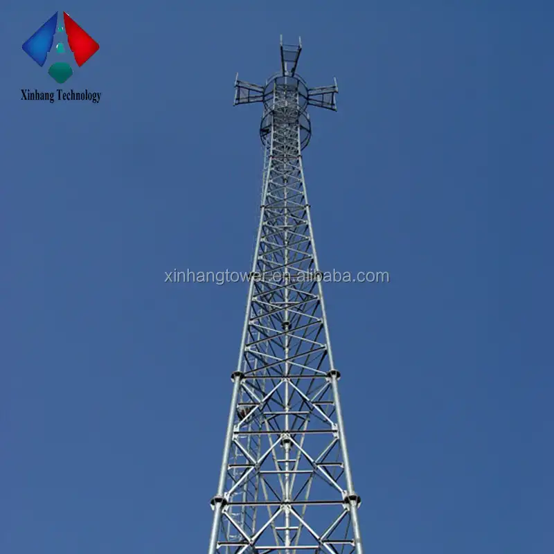 Torre de transmissão de microondas triangulares