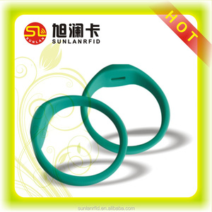 Precio de fábrica RFID NFC Pasiva 125 kHz A Prueba de agua de PVC/ABS/Silicona Pulsera De Goma <span class=keywords><strong>para</strong></span> Gimnasio - Product Image 2