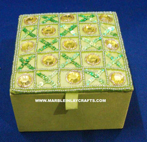 กล่องเครื่องประดับเย็บปักถักร้อยมือ Zari ที่สวยงาม - Product Image 1