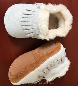 Bottes pour bébés en gros pour garçons et filles, bottes d'hiver en fourrure pour bébés, mocassins en cuir véritable et daim à franges, chaussures pour bébés avec semelle en caoutchouc dur - Product Image 4