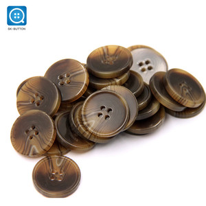 32L 4 lỗ lớn màu nâu thời trang nam may nhựa may phù hợp với tùy chỉnh Polyester nút nhựa cho áo khoác - Product Image 1