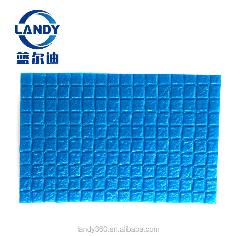 Cubierta azul oscuro de la piscina