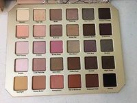 Palette d'ombres à paupières de couleurs fantaisistes de marque privée pour le maquillage