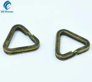 Porte-clés gravés en Bronze Antique, anneau en forme de Triangle plat, accessoire de fabrication chinoise, 10 pièces