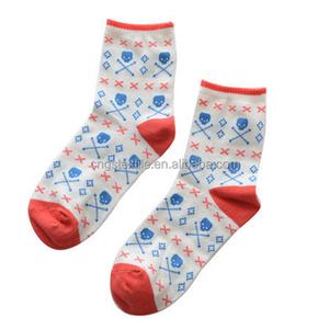 Haining GS crâne personnalisé et flèches conception orange bout et talon <span class=keywords><strong>blanc</strong></span> courtes en <span class=keywords><strong>coton</strong></span> chaussettes femmes - Product Image 1