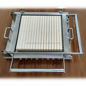 Machine de découpe manuelle <span class=keywords><strong>à</strong></span> double bras pour mozzarella, chocolat, barres, gâteaux et caramel, avec <span class=keywords><strong>grille</strong></span> carrée pour la découpe de petits morceaux - Product Image 3