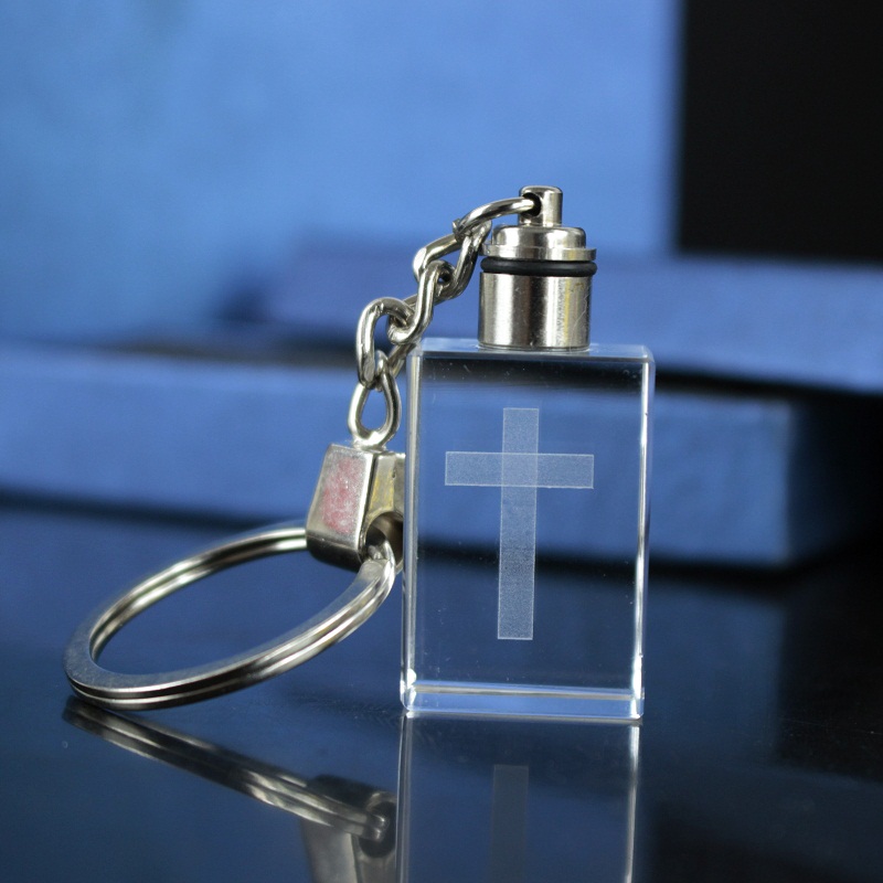 3D เลเซอร์คริสตัล Cross Cube พวงกุญแจ LED ศาสนา Key Chain สำหรับคริสตจักรของขวัญ