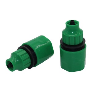 <span class=keywords><strong>Raccord</strong></span> rapide pour <span class=keywords><strong>tuyau</strong></span> en plastique barbelé 4/7 mm, raccords de tuyauterie de 1/4 pouce pour l'<span class=keywords><strong>arrosage</strong></span> des jardins et des pelouses - Product Image 1