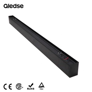 Lumière linéaire <span class=keywords><strong>LED</strong></span> suspendue au <span class=keywords><strong>plafond</strong></span> intérieure de taille personnalisée 4 pieds 6 pieds 8 pieds - Product Image 3