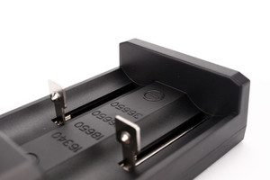Cargador USB Sofirn de 2 Ranuras para Baterías Recargables 18650 26650 16340 36650, Cargador Universal para Baterías - Product Image 4