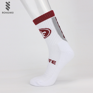Personalizado malha branco e vermelho algodão lazer esportes basquete meias - Product Image 1
