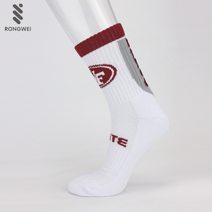 Custom knitted white and red cotton leisure sports basketball socks