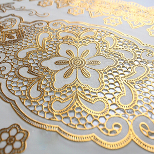 <span class=keywords><strong>Mantel</strong></span> <span class=keywords><strong>Individual</strong></span> Ovalado <span class=keywords><strong>de</strong></span> PVC <span class=keywords><strong>de</strong></span> 30*46cm con Encaje Dorado <span class=keywords><strong>de</strong></span> Fábrica - Product Image 4