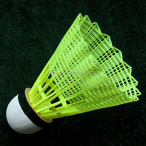Plumillas de bádminton DAYI de nailon para uso en exteriores - Product Image 1