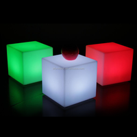 Sedia Cubo LED Ricaricabile con Cambio Colore, Illuminazione in Plastica per Night Club