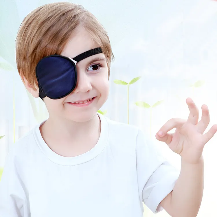 Trattamento di seta liscia regolabile Kids Pirate Amblyopia Eye Patch Lazy Eye maschera per gli occhi singoli per uso medico