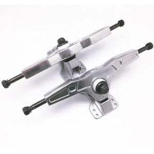 7.25 pouces 180 mm logo personnalisé impression alliage camion pour <span class=keywords><strong>longboard</strong></span> électrique skateboard peint couleur effet métal - Product Image 2
