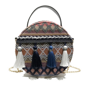 Nouveau <span class=keywords><strong>sac</strong></span> <span class=keywords><strong>rond</strong></span> en <span class=keywords><strong>paille</strong></span> tressée style INS avec pompons, <span class=keywords><strong>sac</strong></span> à bandoulière fait main pour femme - Product Image 5