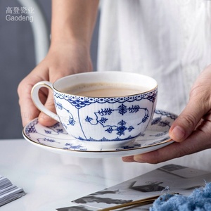 Grande capacità di cappuccino tazza di caffè <span class=keywords><strong>e</strong></span> piattino set, blu <span class=keywords><strong>e</strong></span> bianco tazza di porcellana <span class=keywords><strong>e</strong></span> piattino set con bordo in <span class=keywords><strong>oro</strong></span> antico tazze - Product Image 4