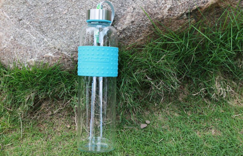 Premium 20 ounce Leak-Proof Glass Water Bottle with Neoprene Insulating Sleeve & Stainless Steel lid