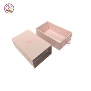 Cajas de regalo magnéticas corrugadas de terciopelo de lujo personalizadas Ventaja UV Papel de Arte de 2mm Regalos de cumpleaños de San Valentín para pequeñas empresas - Product Image 6