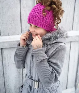 थोक नई डिजाइन Crochet स्त्राी बुनना नरम चोटी चोटी छेद के साथ टोपी Beanie