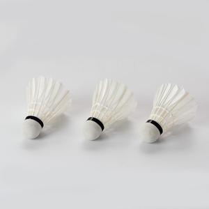 Hochwertige Glow Dark Duck Feather <span class=keywords><strong>LED</strong></span> <span class=keywords><strong>Badminton</strong></span> Federball Shining Federball für <span class=keywords><strong>Badminton</strong></span>/<span class=keywords><strong>LED</strong></span> <span class=keywords><strong>Badminton</strong></span> Federball - Product Image 6