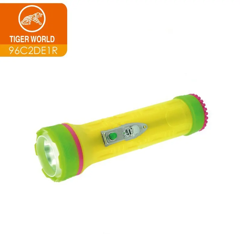 Portable plastic body 1000 lumen bright dry battery hand flashlight power light led torch for sale