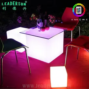Verlichte 16 Kleur Glow Oplaadbare Led Event Party Bar Meubels Plastic Led Cube Rgb 50X50X50 Led kubus Stoel
