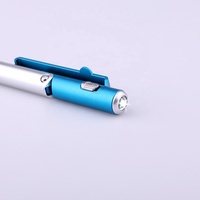 Conception Unique écrit dans le noir avec logo Personnalisable 4 en 1 n stylet led lumière stylo multifonction