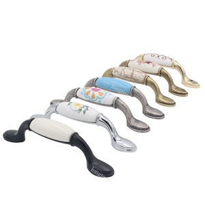 <span class=keywords><strong>Poignée</strong></span> de tiroir de style européen de 96 mm, <span class=keywords><strong>poignée</strong></span> en laiton antique, <span class=keywords><strong>poignée</strong></span> classique en céramique pour armoire de <span class=keywords><strong>cuisine</strong></span>, poignées en <span class=keywords><strong>porcelaine</strong></span> - Product Image 1