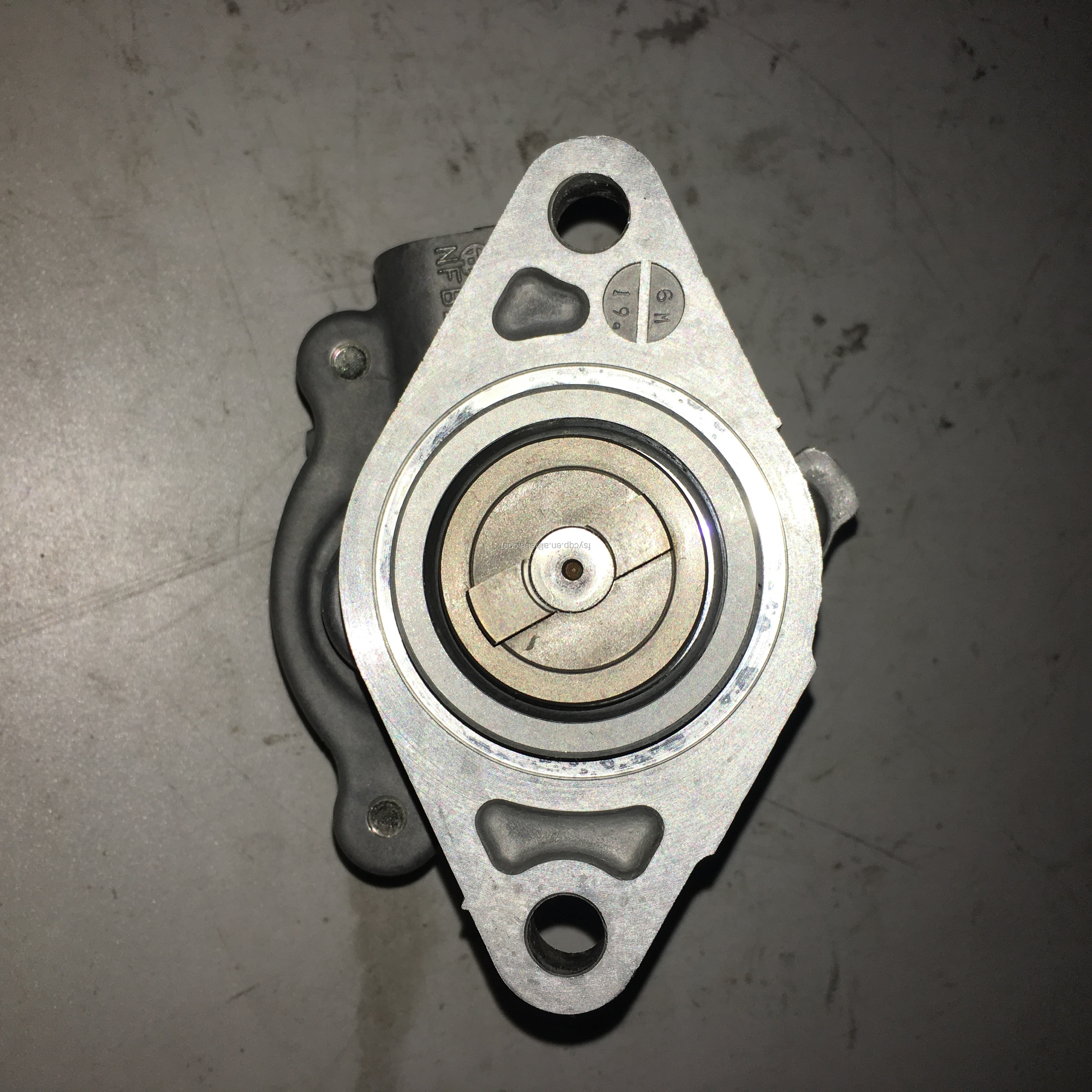 UDトラックスクオン用フューエルフィードポンプ未使用品 QUON GW GE13 GEB3 用 日産 UD トラック部品 フューエルフィードポンプ