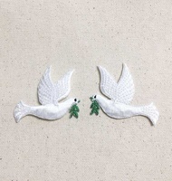 Patch brodé thermocollant de haute qualité - Colombe de la paix - Branche d'olivier - Face droite - Accepte les designs personnalisés