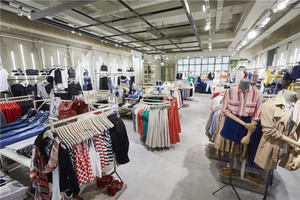 Nouveauté, design d'intérieur de magasin de vêtements de détail, aménagement personnalisé de boutique de vêtements pour femmes, présentoirs de vêtements pour femmes, supports de présentation - Product Image 5