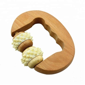 Petit outil de massage corporel en bois en forme de D avec poignée incurvée pour la relaxation <span class=keywords><strong>musculaire</strong></span> - Product Image 4