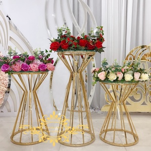 Tubos <span class=keywords><strong>de</strong></span> Acero Inoxidable con Diseño Triangular para Muebles, Columnas, Mesas para Pasteles, Soportes, Plintos, Pedestales, Decoraciones <span class=keywords><strong>de</strong></span> Boda - Product Image 1