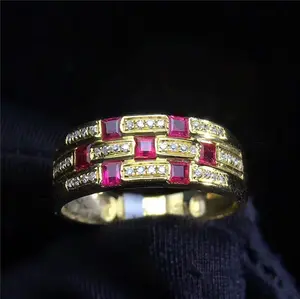 18k 금 남아프리카 진짜 다이아몬드 0.45ct 여성 결혼 교전을 위한 자연적인 빨간 루비 반지